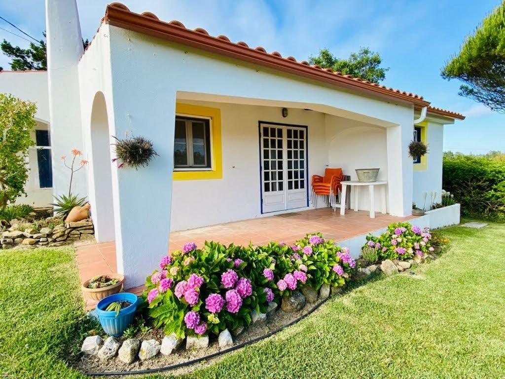 Sondela Self Catering Villa São Martinho do Porto Buitenkant foto